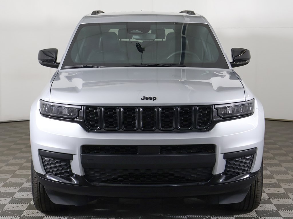 2024 Jeep Grand Cherokee Altitude photo 4