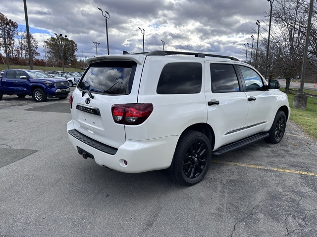 2021 Toyota Sequoia photo 3