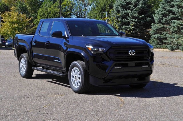 2025 Toyota Tacoma SR5's photo