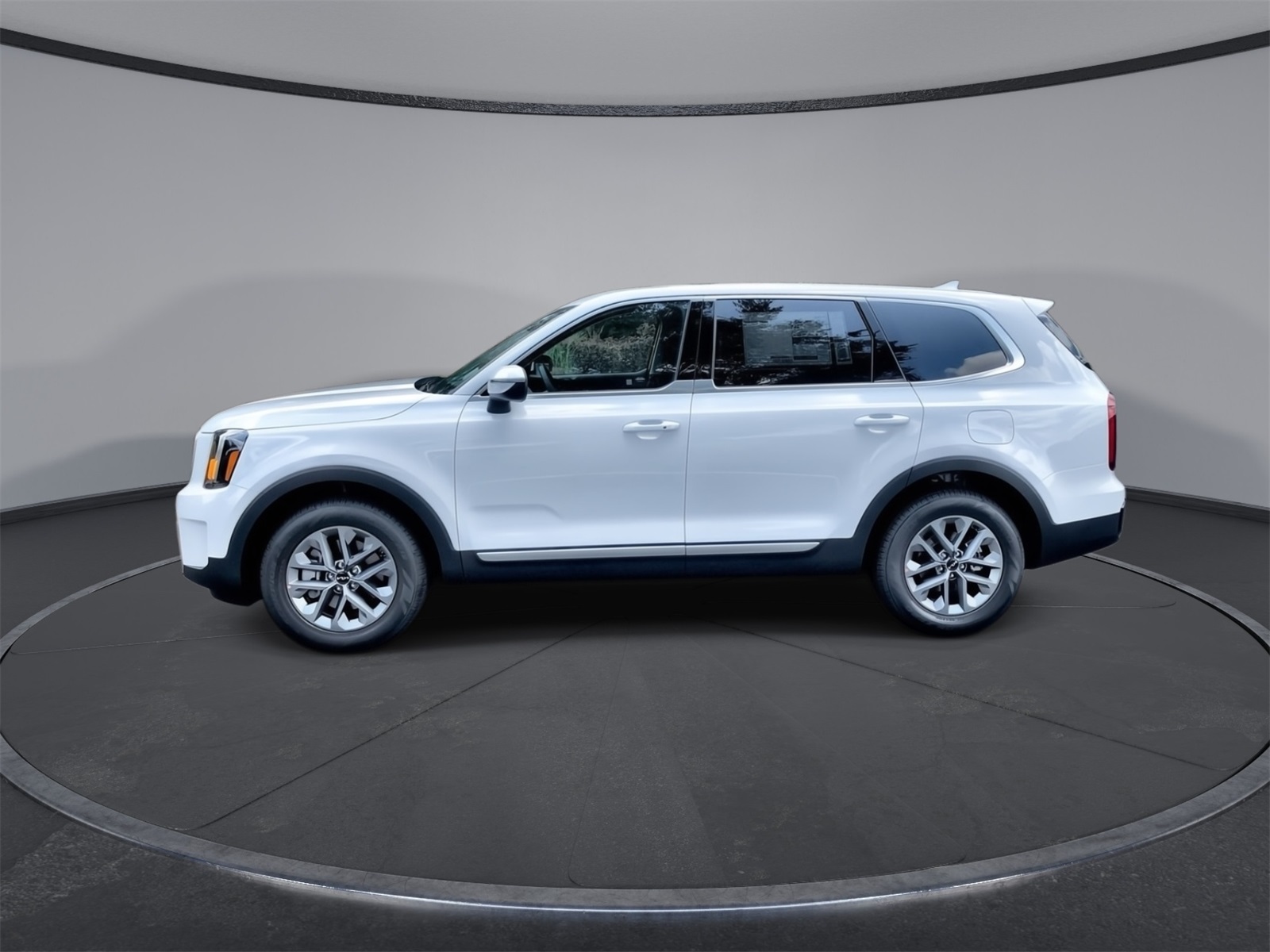 2025 Kia Telluride LX photo 4