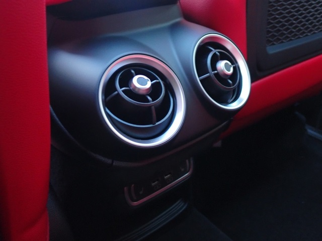 2025 Alfa Romeo Stelvio Sprint Base photo 12