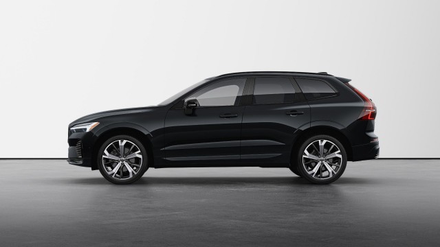 2025 Volvo XC60 Ultra Dark Theme