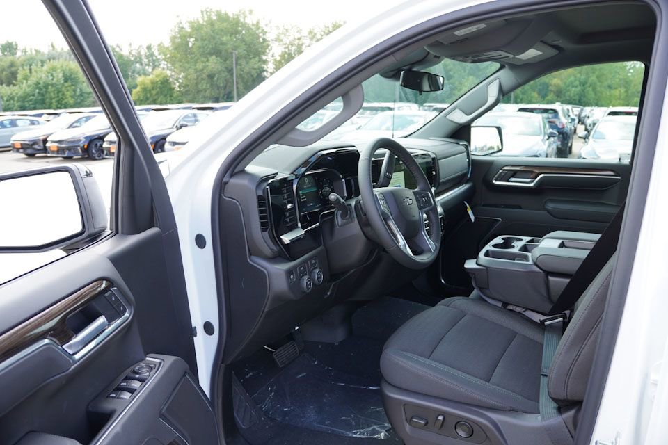 2026 Chevrolet Silverado 1500 RST photo 10