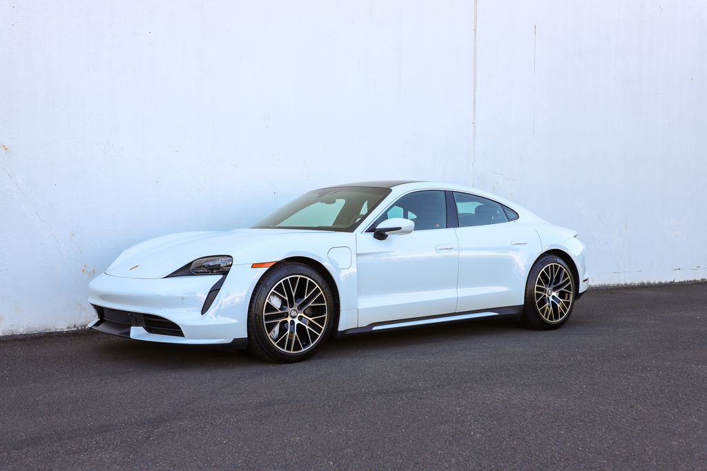 2020 Porsche Taycan Turbo photo 16