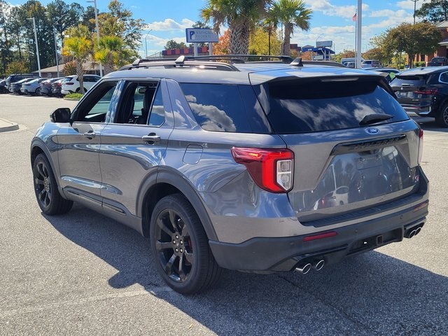 2022 Ford Explorer ST photo 4