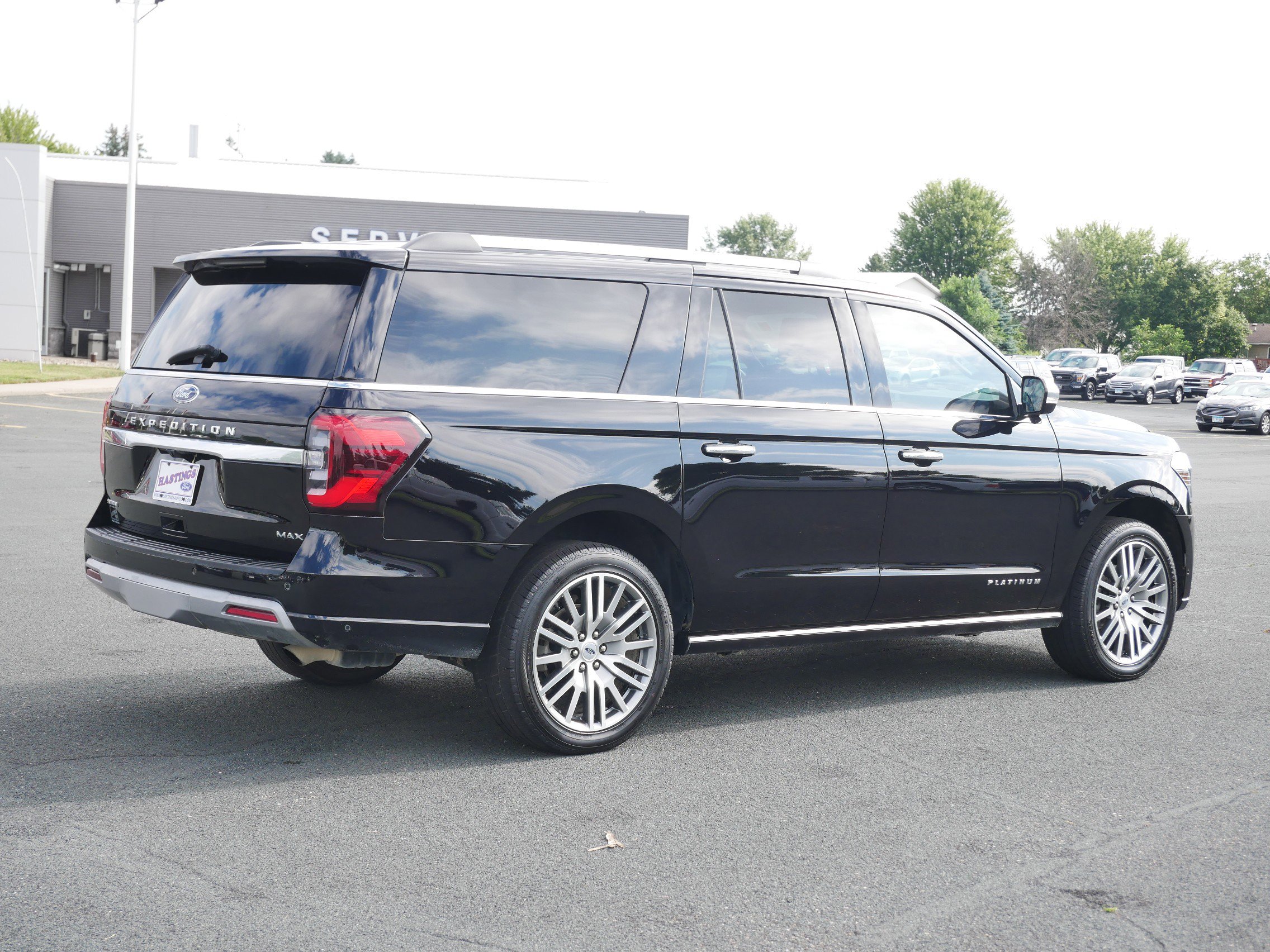 2024 Ford Expedition MAX Platinum photo 5