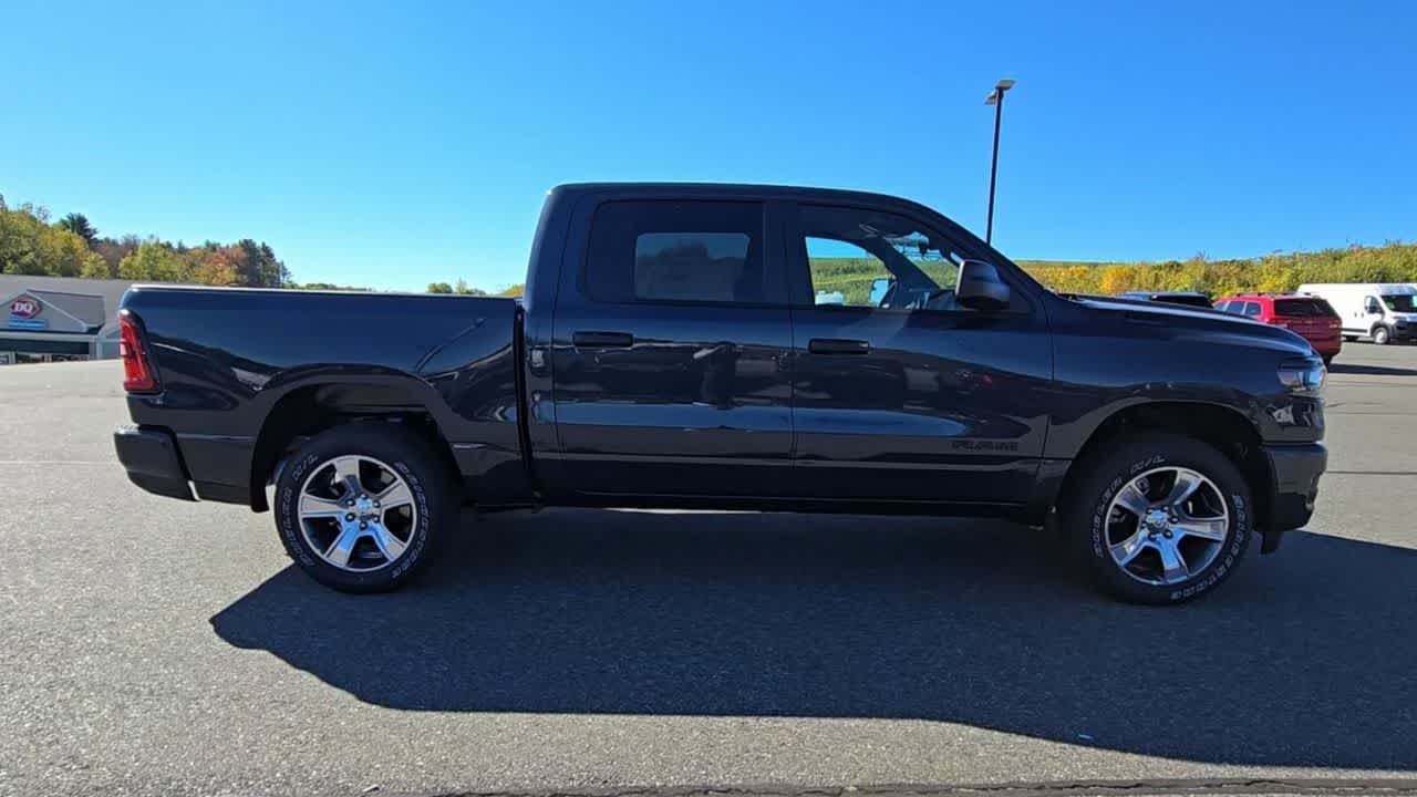 2025 Ram 1500 Tradesman photo 4