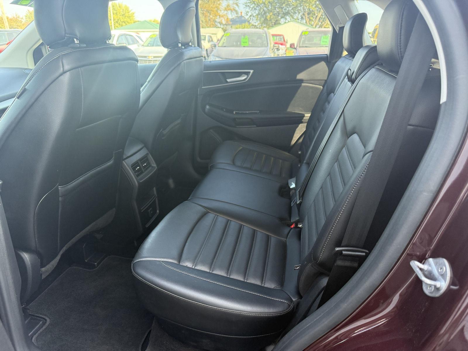 2017 Ford Edge SEL photo 10