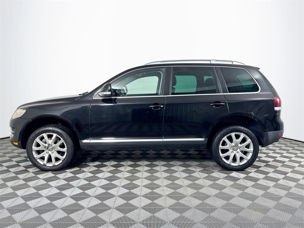 Used 2009 Volkswagen Touareg 2 VR6 with VIN WVGBE77L39D022417 for sale in Eau Claire, WI