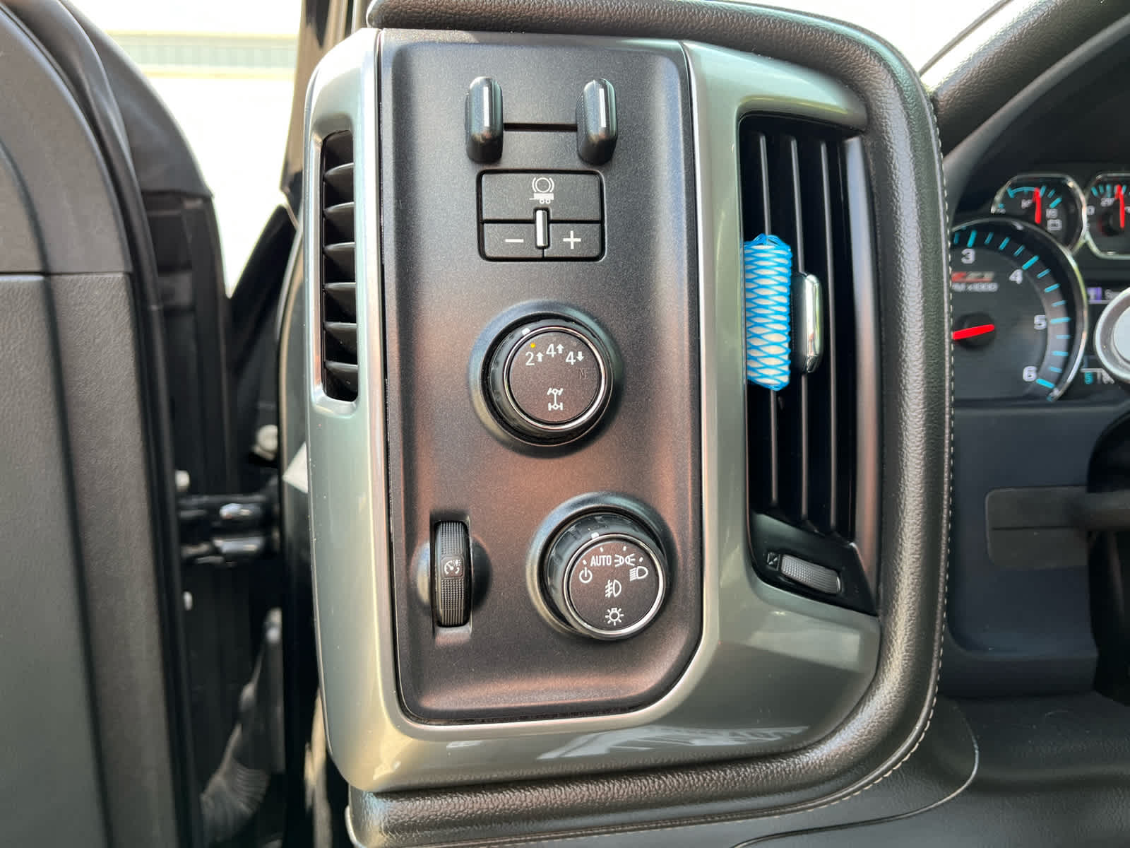 2018 Chevrolet Silverado 2500HD LTZ photo 20