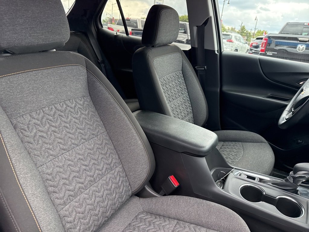 2024 Chevrolet Equinox LT photo 32