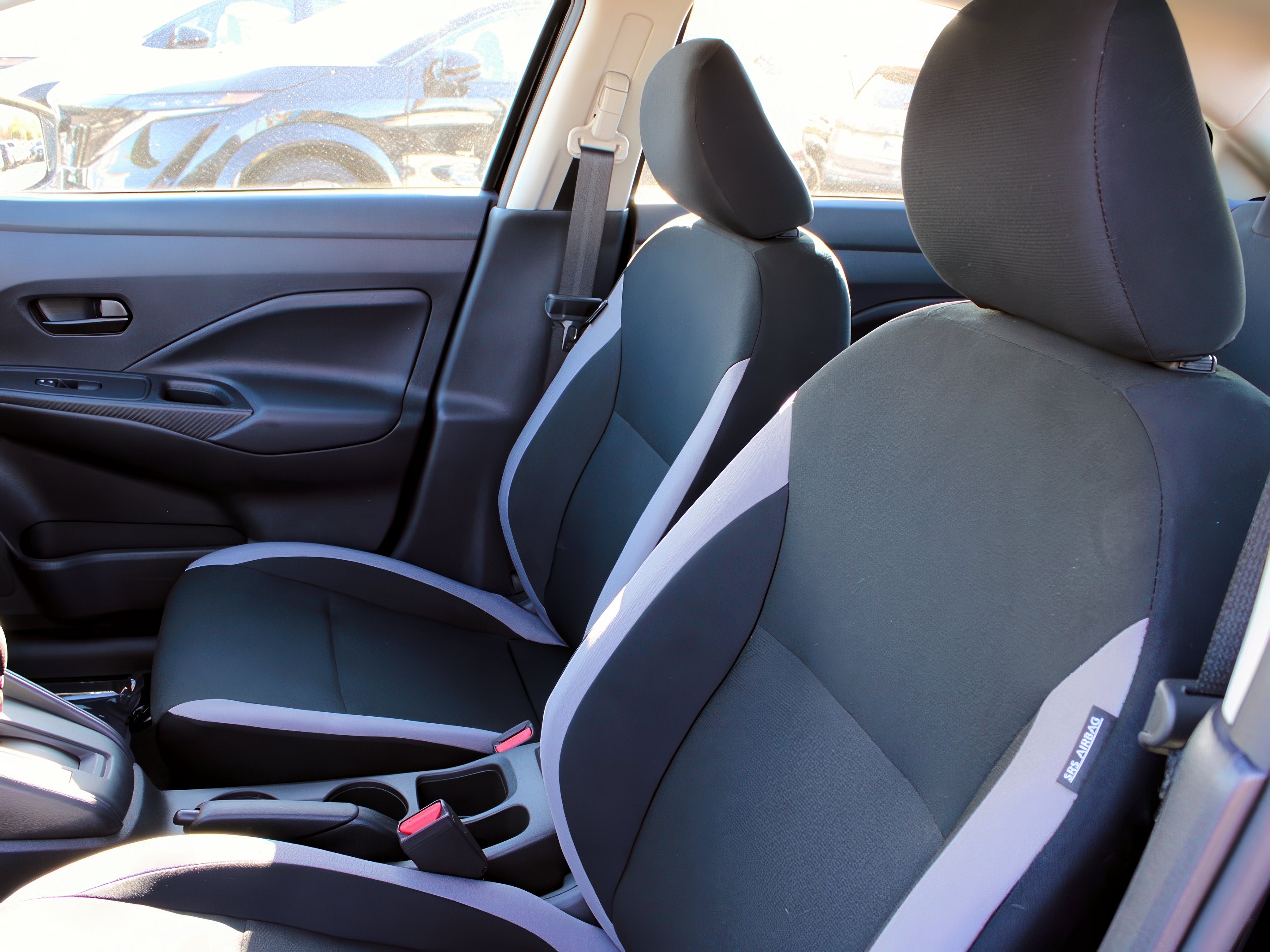 2025 Nissan Versa S photo 10