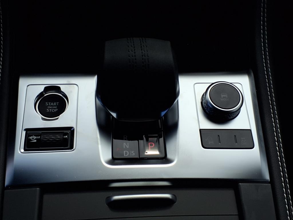 2026 Jaguar F-PACE P250 R-Dynamic S photo 8