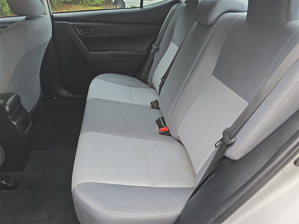 2019 Toyota Corolla L photo 12