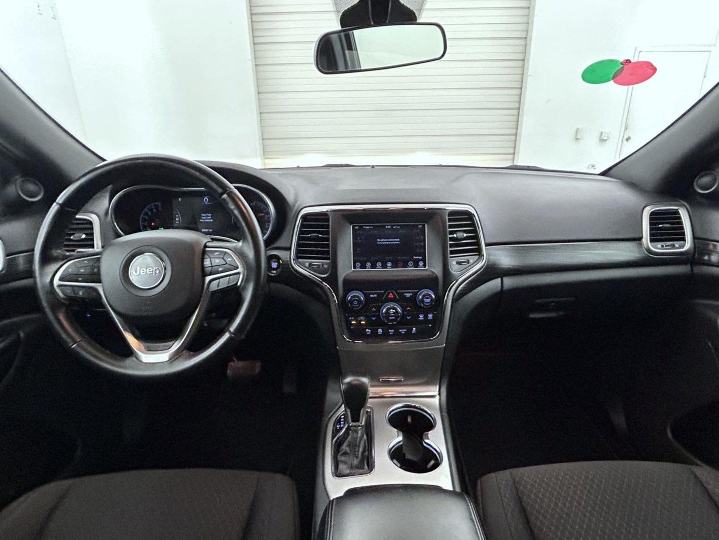 2019 Jeep Grand Cherokee Laredo E photo 13
