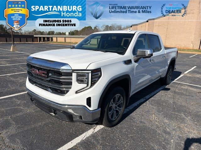 2024 GMC Sierra SLT's photo