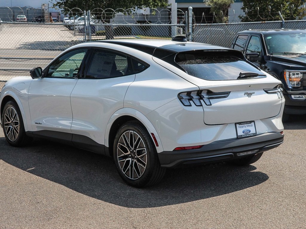2025 Ford Mustang Mach-E Premium photo 7