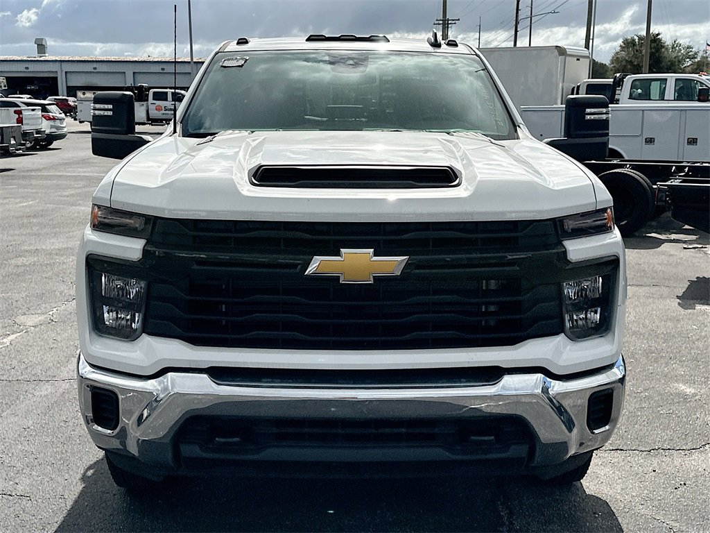 2024 Chevrolet Silverado 3500HD photo 2
