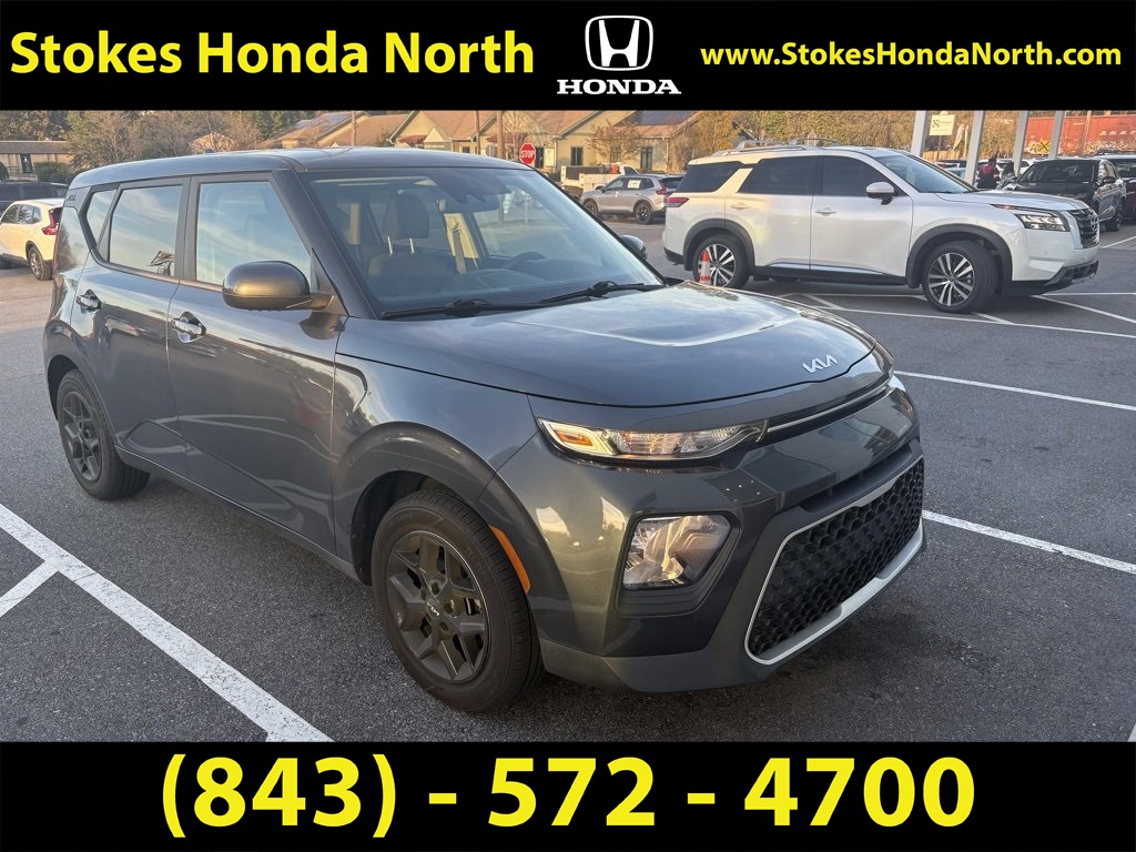 2022 Kia Soul LX photo 2