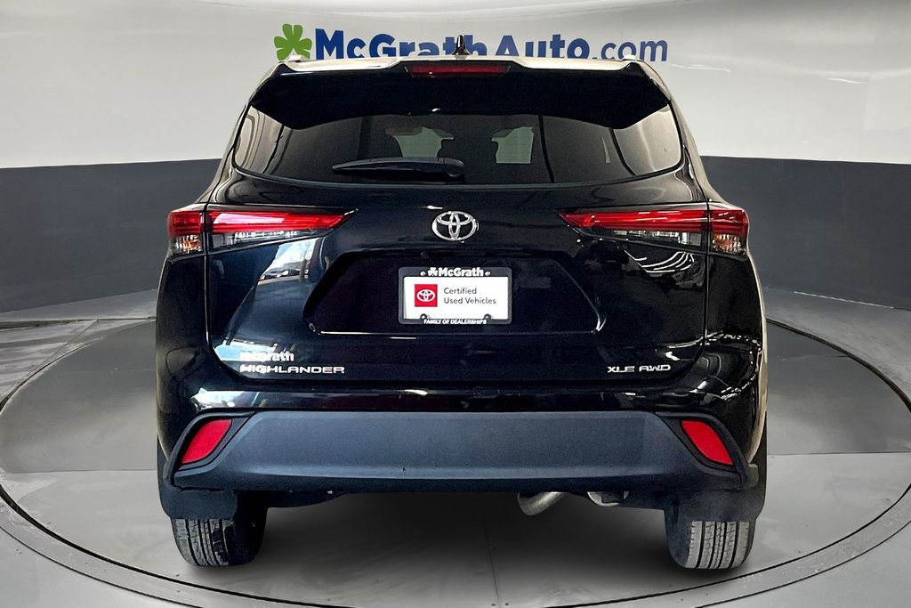 2022 Toyota Highlander XLE photo 4