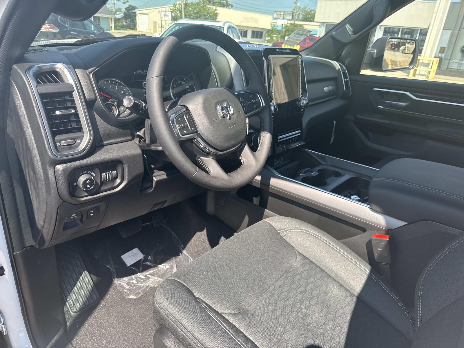 2025 Ram 1500 Big Horn photo 9