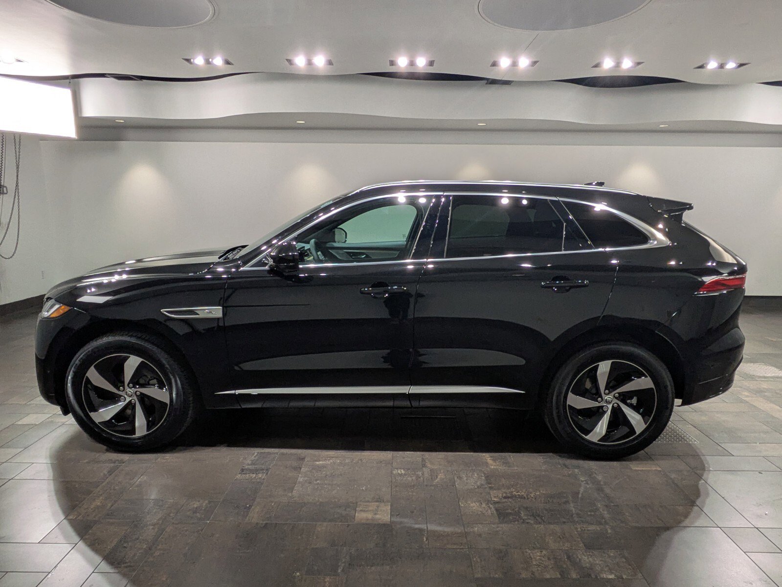 2026 Jaguar F-PACE P250 R-Dynamic S photo 3