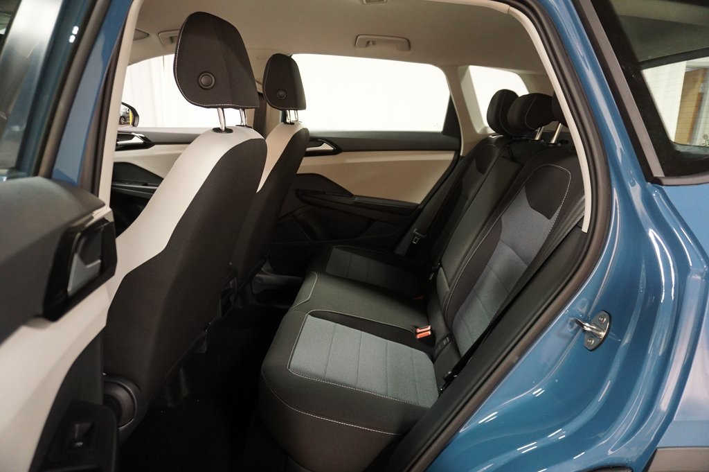 2025 Volkswagen Taos S photo 11