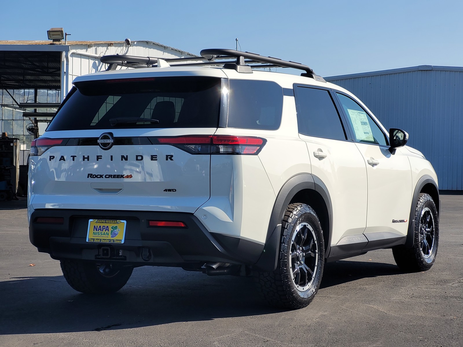 2025 Nissan Pathfinder Rock Creek photo 2