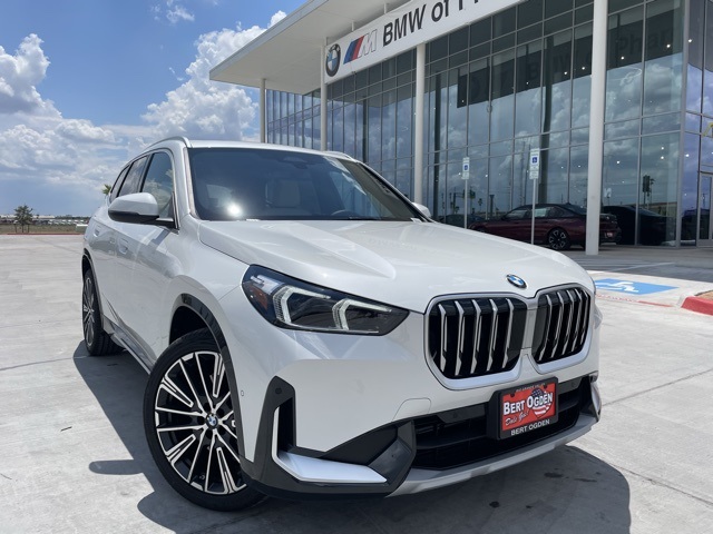 2026 BMW X1 28i's photo