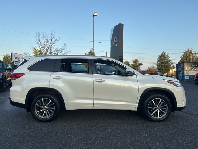 2018 Toyota Highlander XLE photo 2
