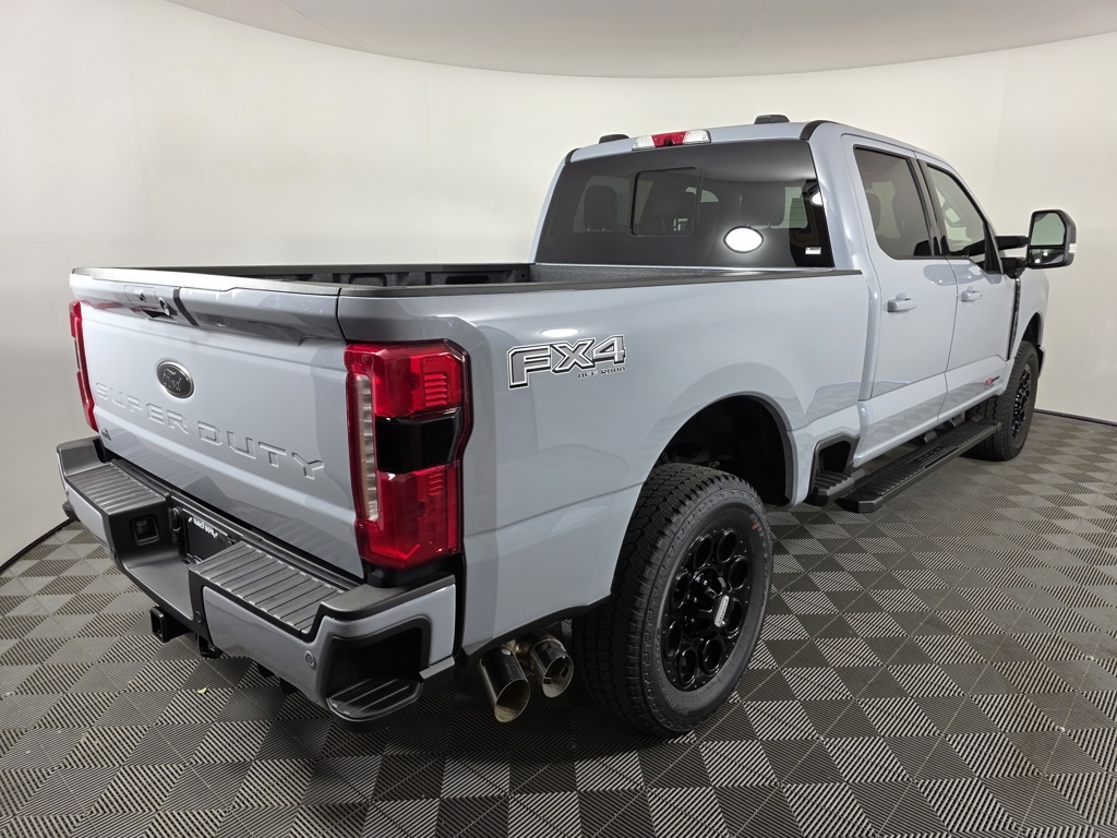 2025 Ford F-350 Lariat photo 9