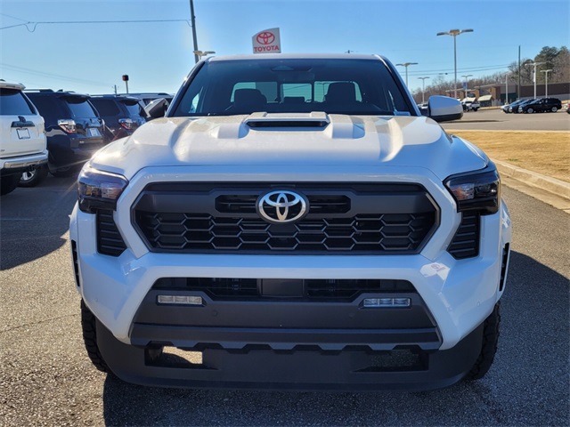 2025 Toyota Tacoma TRD Sport photo 2