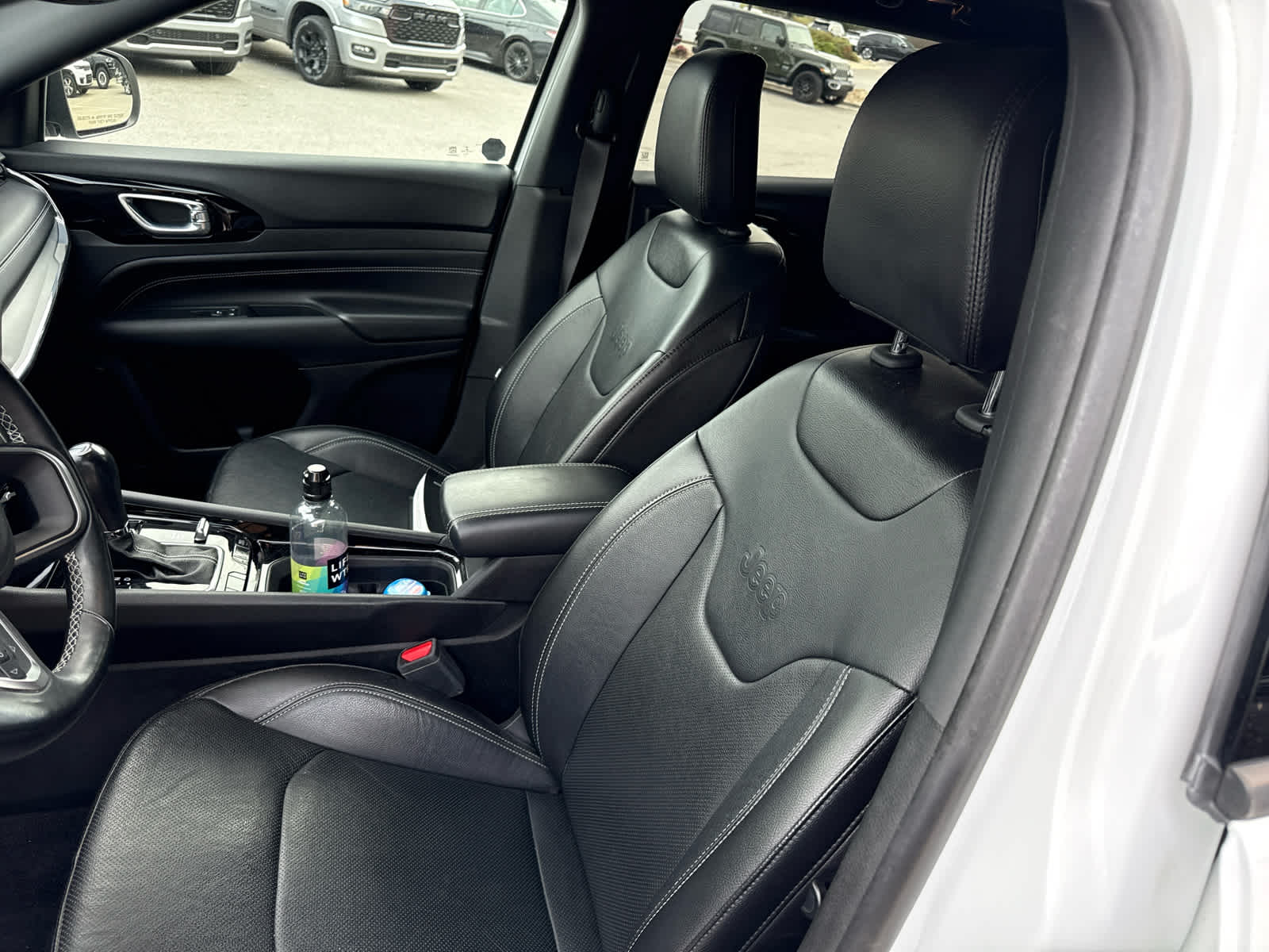 2022 Jeep Compass Limited photo 7