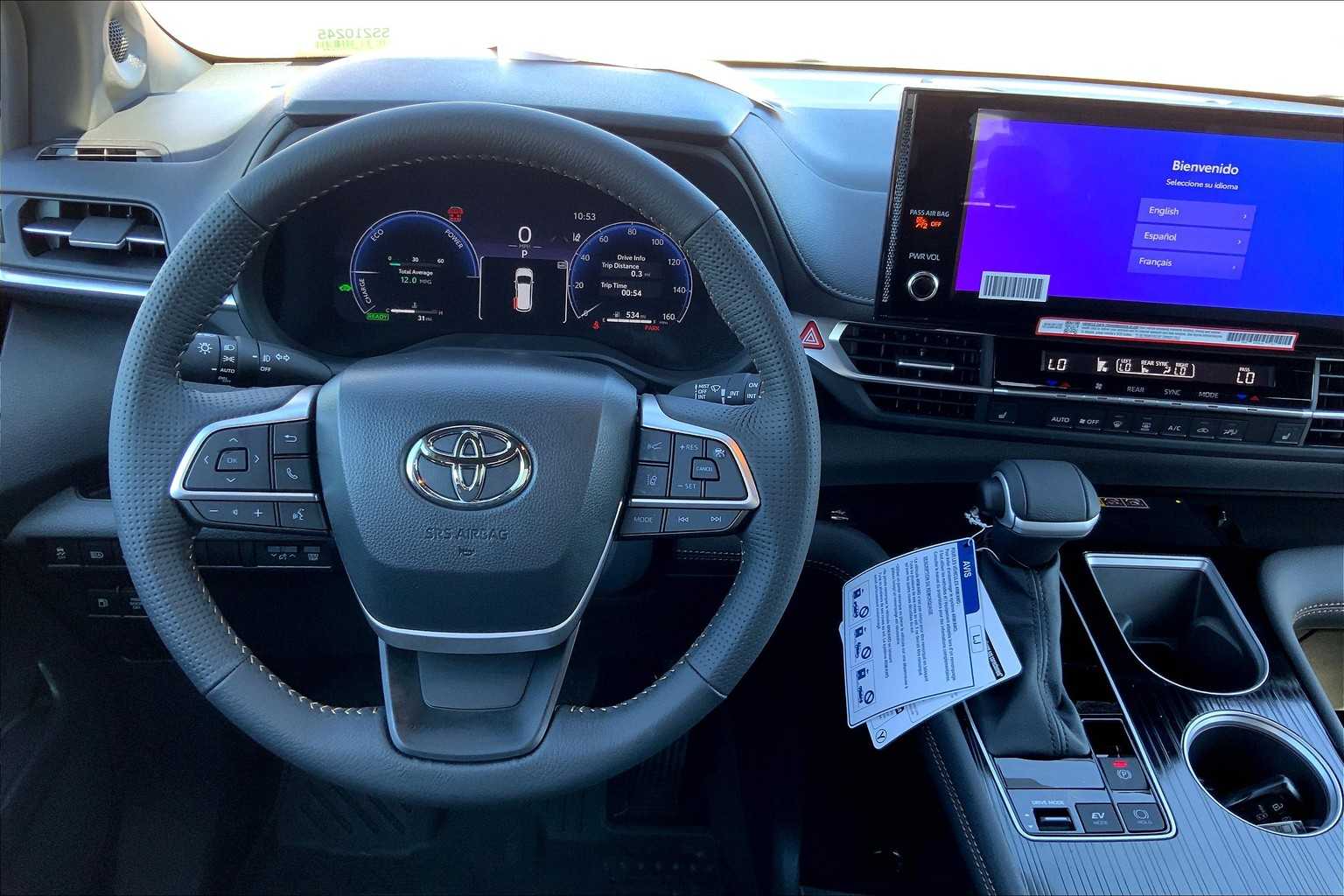 2025 Toyota Sienna Woodland Edition photo 5