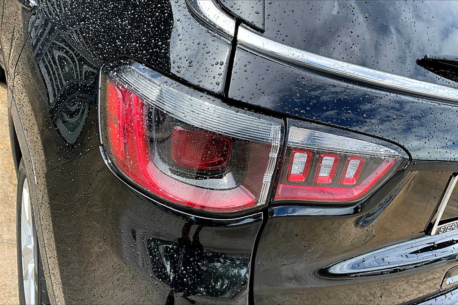 2022 Jeep Compass Latitude photo 23