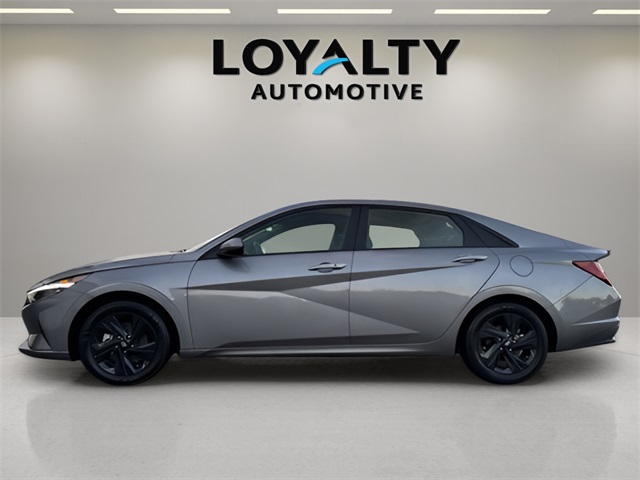 2023 Hyundai Elantra Hybrid Blue photo 2