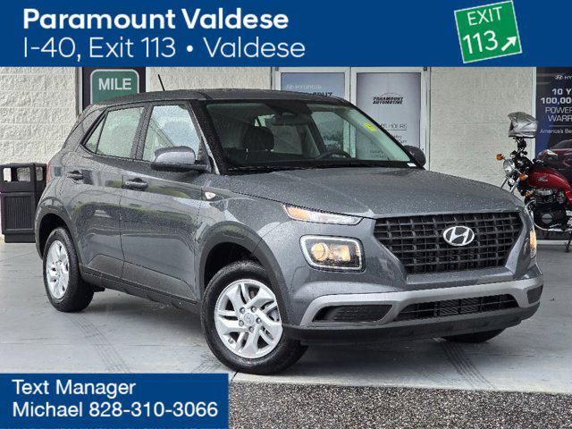 2025 Hyundai Venue SE's photo