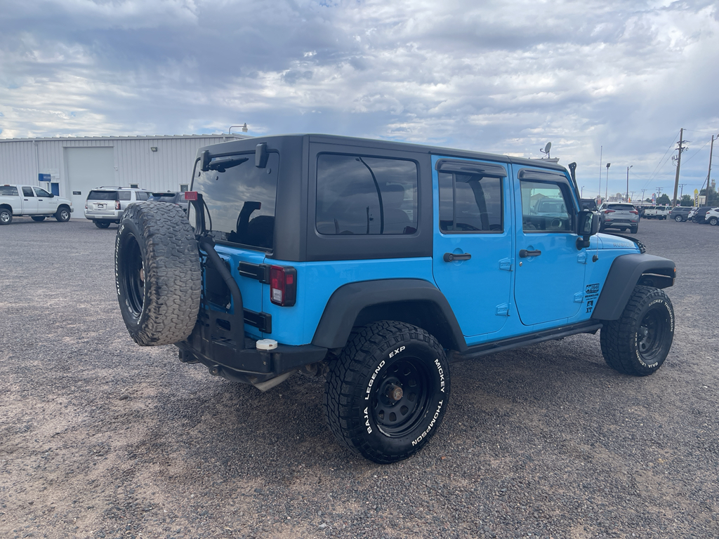 2017 Jeep Wrangler Unlimited Rubicon photo 2