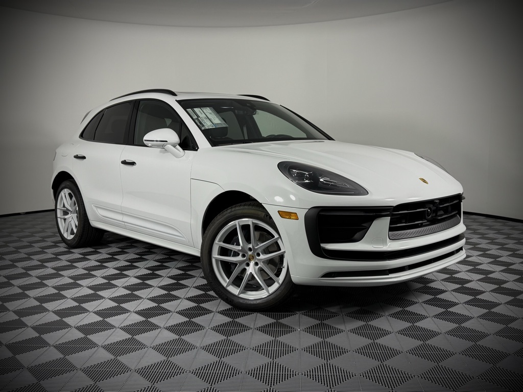 2025 Porsche Macan T photo 7