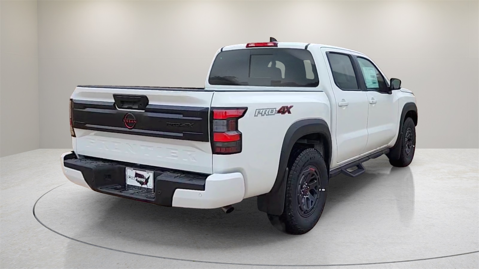 2025 Nissan Frontier Crew Cab PRO-4X photo 2