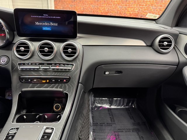 2020 Mercedes Benz GLC 300 4MATIC photo 16