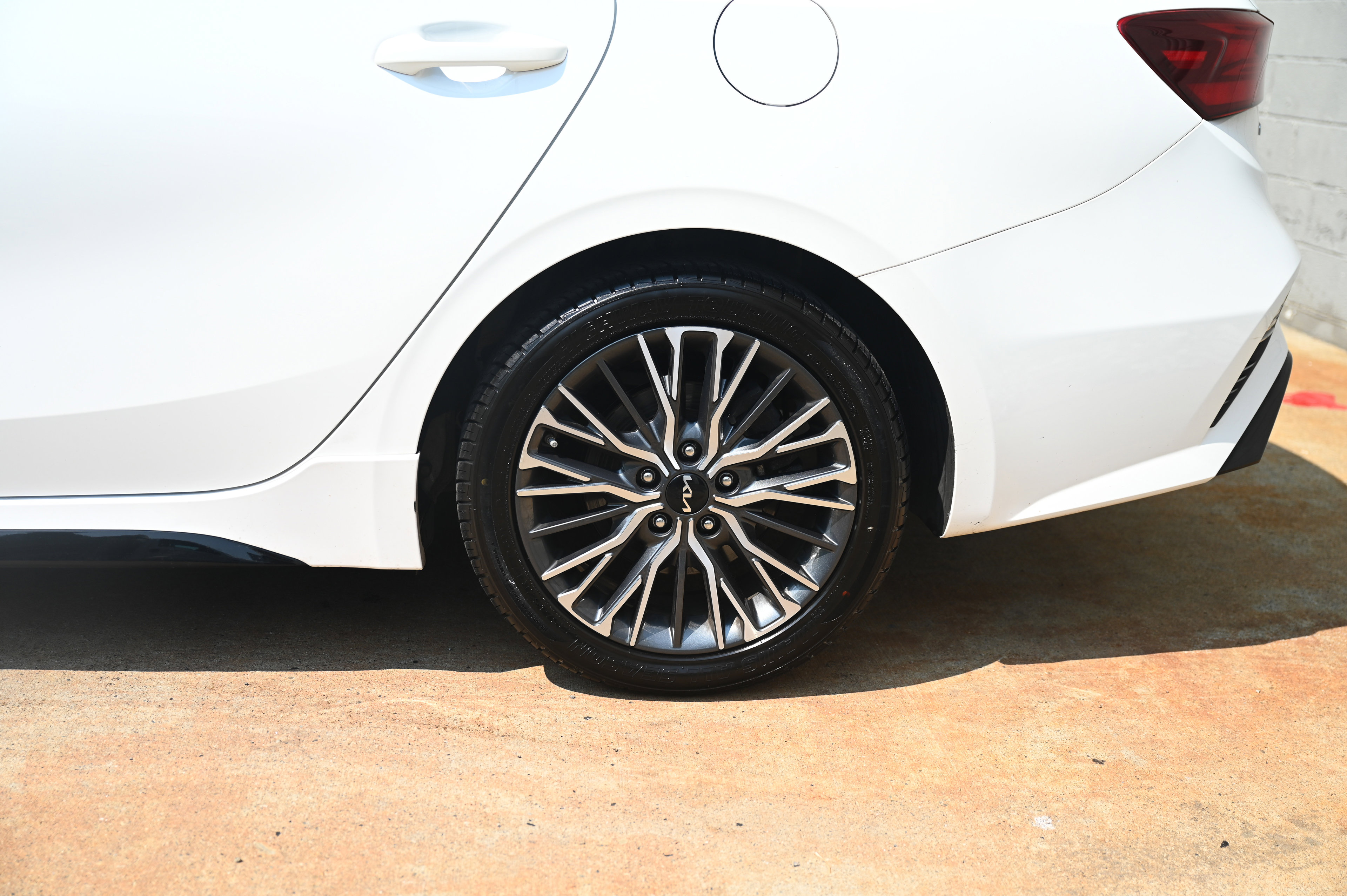 2023 Kia Forte GT-Line photo 9
