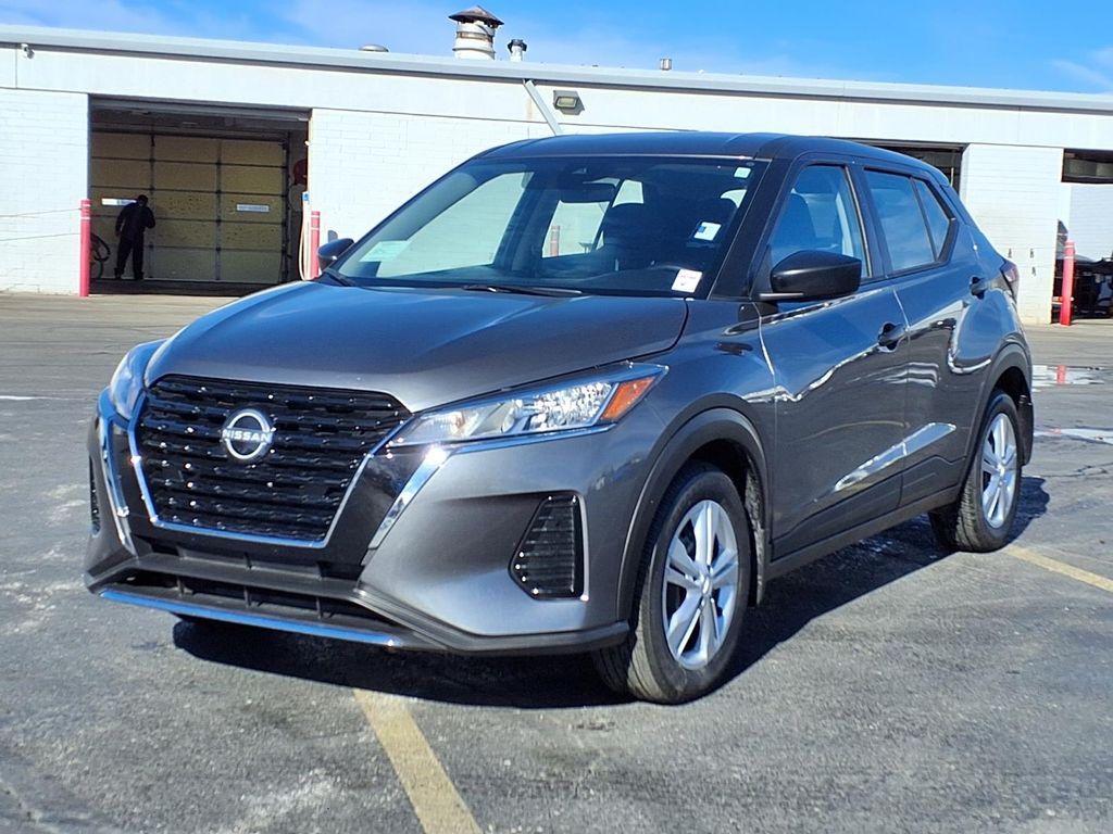Used 2025 Nissan KICKS PLAY Base with VIN 3N1CP5BV5SL481354 for sale in Kansas City