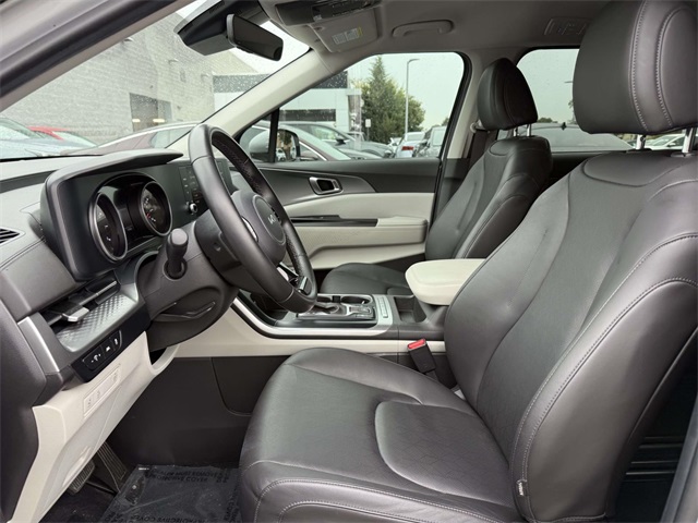 2022 Kia Carnival LX photo 13