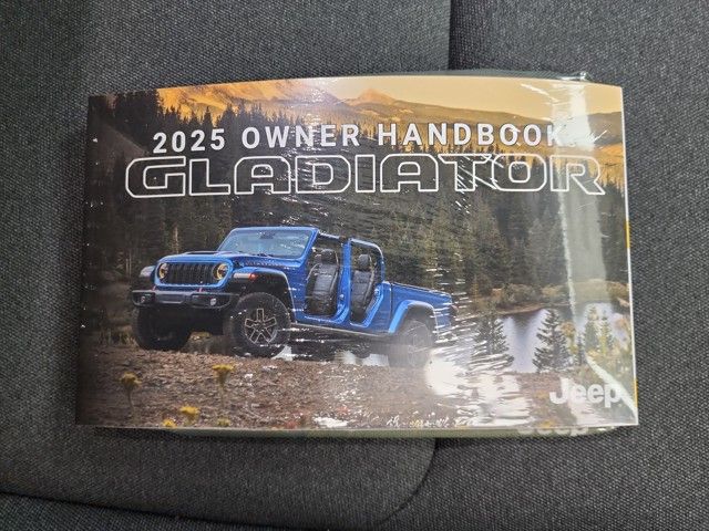 2025 Jeep Gladiator Rubicon photo 27