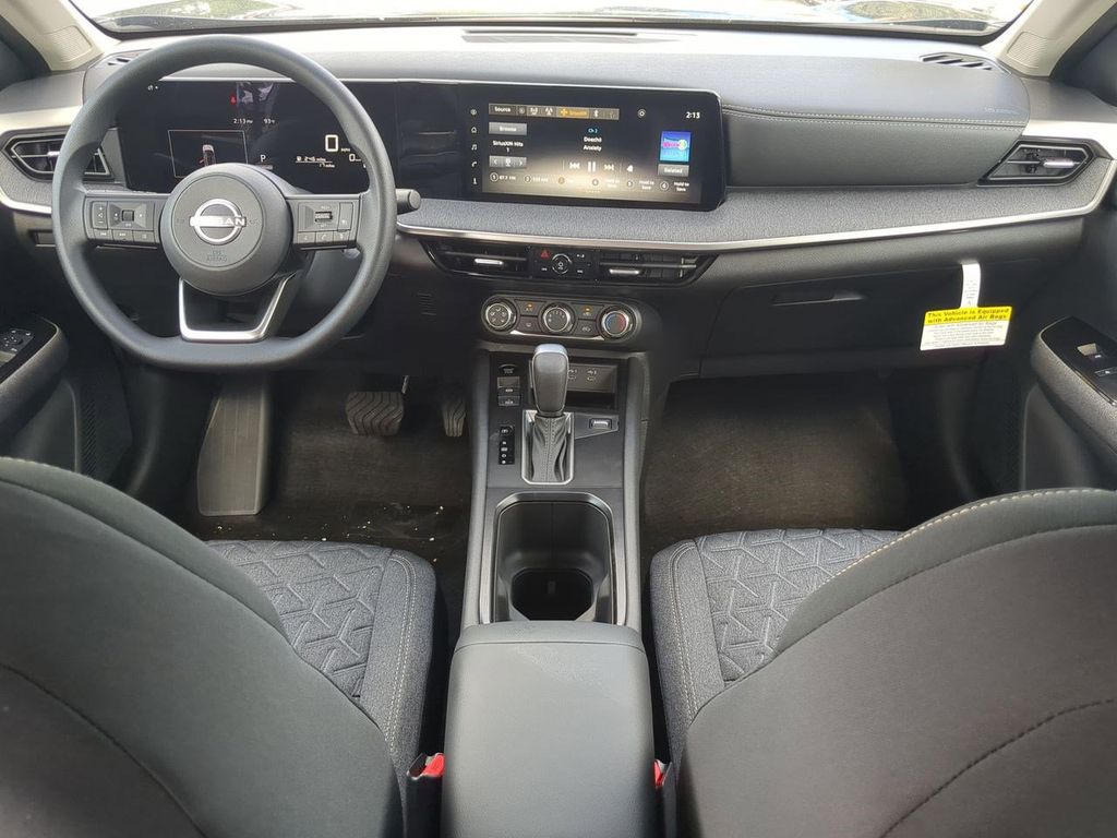 2025 Nissan Kicks SV photo 13