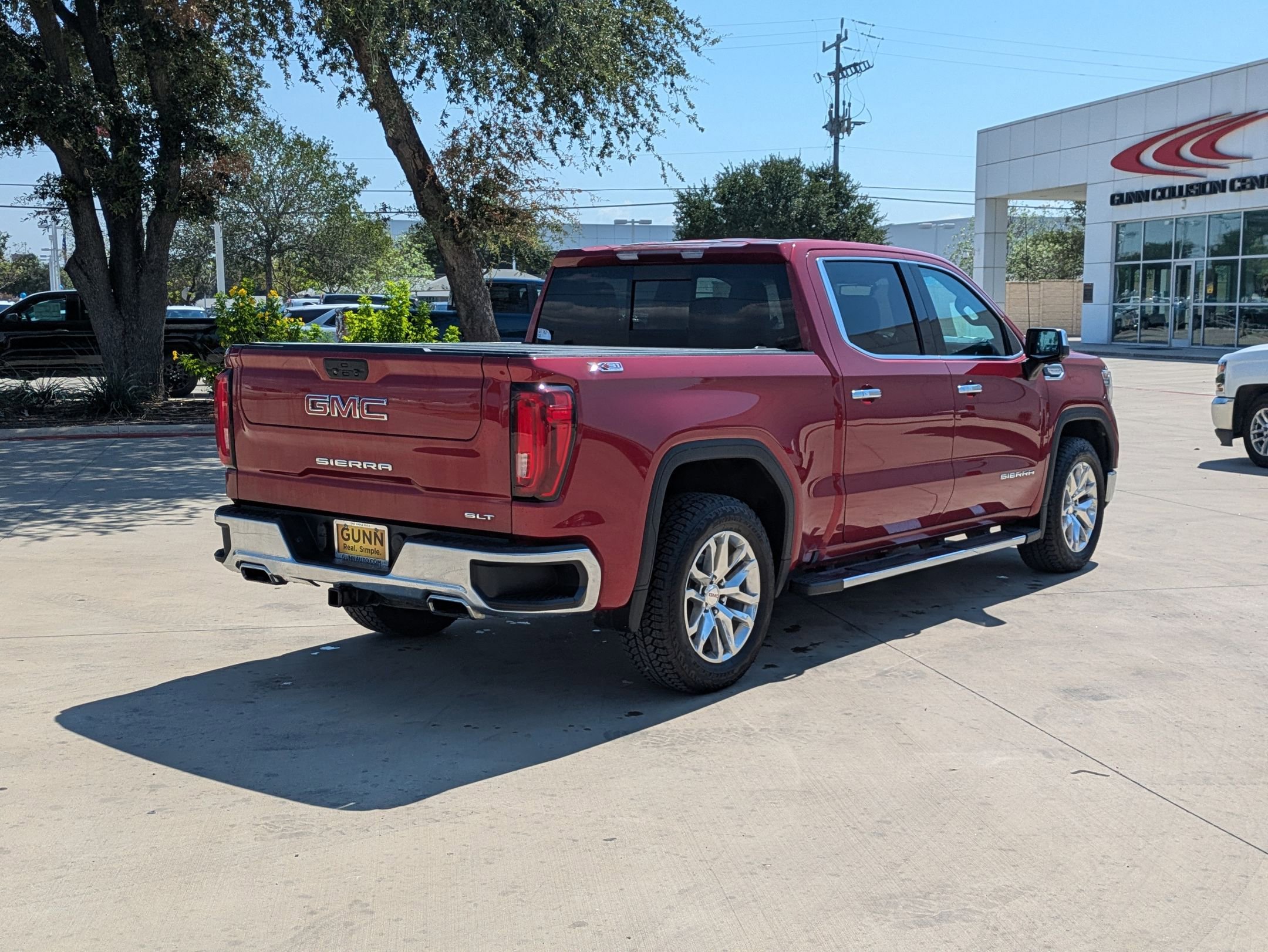 2019 Gmc Sierra 1500 SLT photo 2