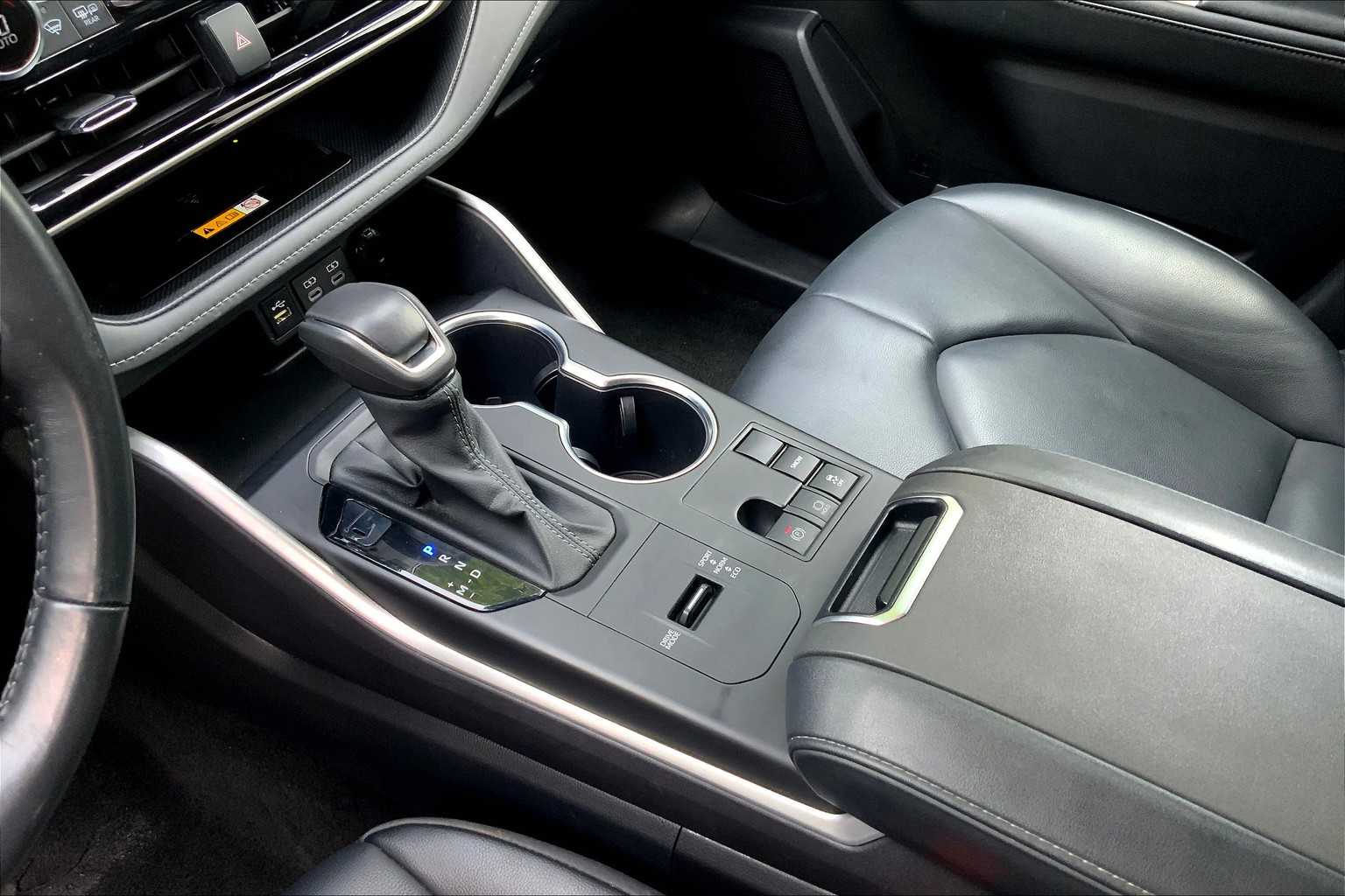 2024 Toyota Highlander XLE photo 15