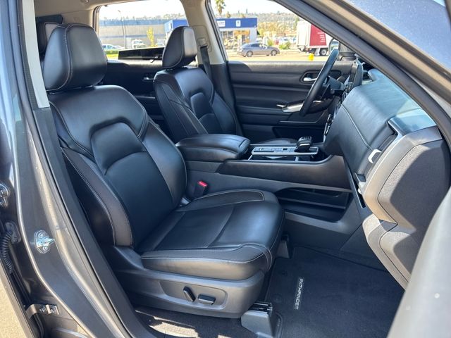 2022 Nissan Pathfinder SL photo 20