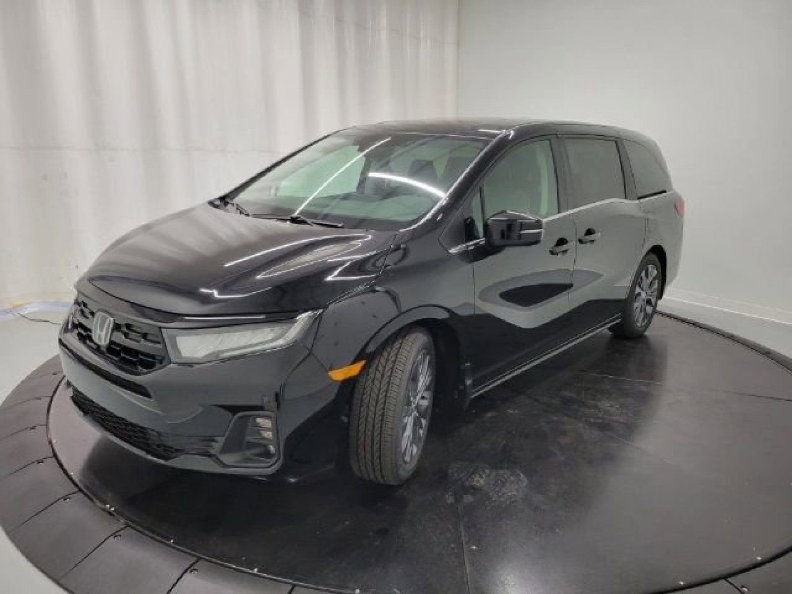 2026 Honda Odyssey Touring photo 13